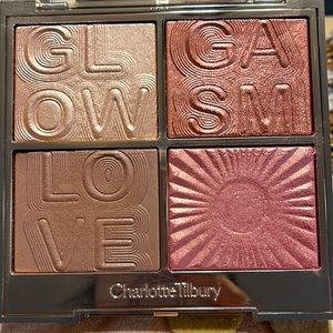 RARE limited edition Charlotte Tillbury Glowgasm Face Palette - Lovegasm